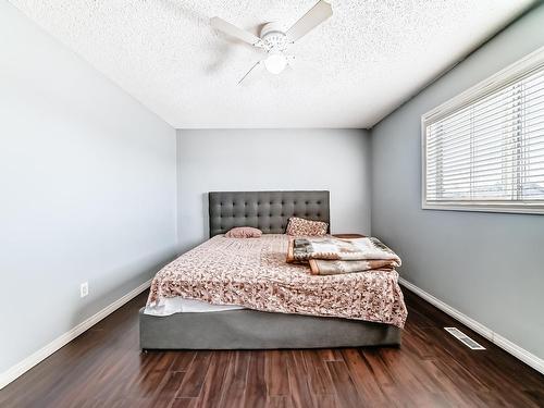 3320 20 Street, Edmonton, AB - Indoor Photo Showing Bedroom