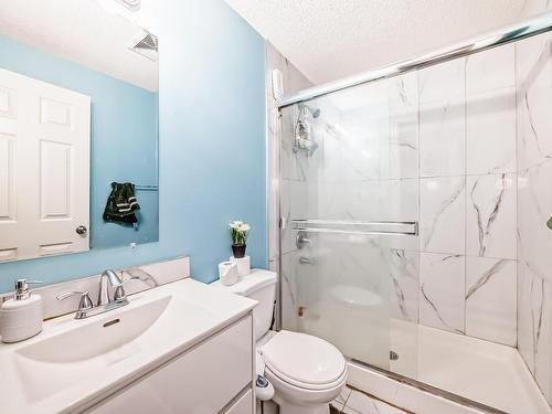 3320 20 Street, Edmonton, AB - Indoor Photo Showing Bathroom