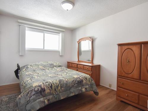 15015 72 Street, Edmonton, AB - Indoor Photo Showing Bedroom