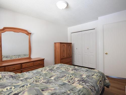 15015 72 Street, Edmonton, AB - Indoor Photo Showing Bedroom