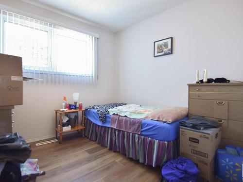 15015 72 Street, Edmonton, AB - Indoor Photo Showing Bedroom