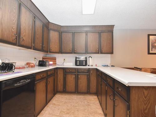 15015 72 Street, Edmonton, AB - Indoor Photo Showing Kitchen