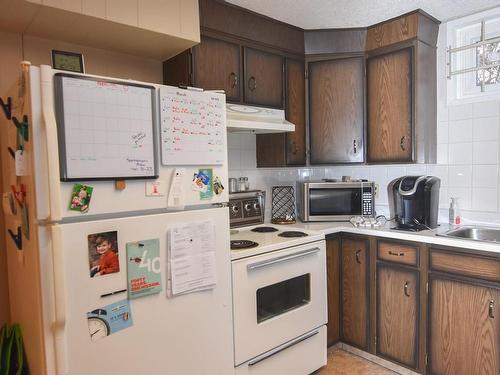 15015 72 Street, Edmonton, AB - Indoor Photo Showing Kitchen