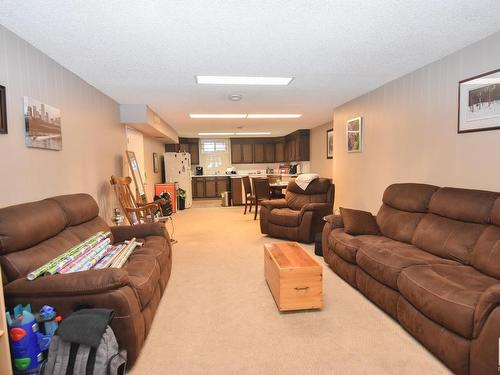 15015 72 Street, Edmonton, AB - Indoor Photo Showing Living Room