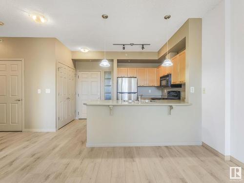 1-215 4245 139 Avenue, Edmonton, AB - Indoor Photo Showing Kitchen