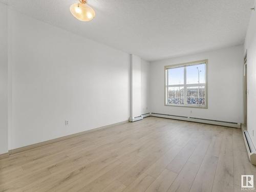 1-215 4245 139 Avenue, Edmonton, AB - Indoor Photo Showing Other Room