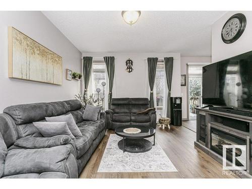 21 735 85 Street, Edmonton, AB - Indoor Photo Showing Living Room