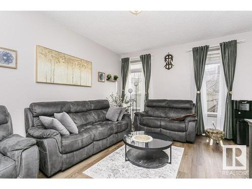 21 735 85 Street, Edmonton, AB - Indoor Photo Showing Living Room