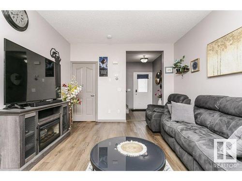 21 735 85 Street, Edmonton, AB - Indoor Photo Showing Living Room