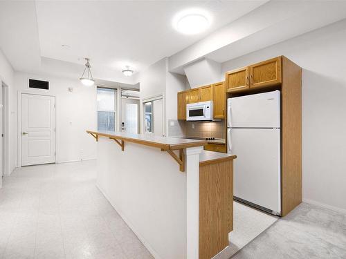 129 10407 122 Street, Edmonton, AB - Indoor Photo Showing Kitchen