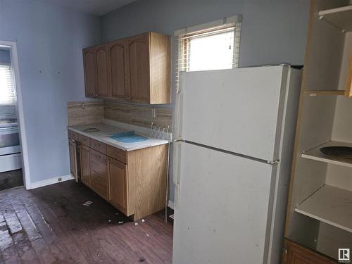 12741 117 Street, Edmonton, AB - Indoor Photo Showing Kitchen