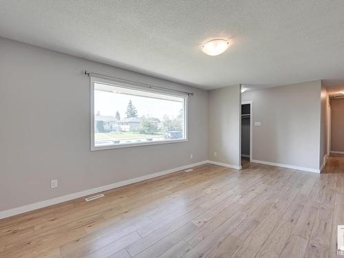 7408 149A Avenue, Edmonton, AB - Indoor Photo Showing Other Room