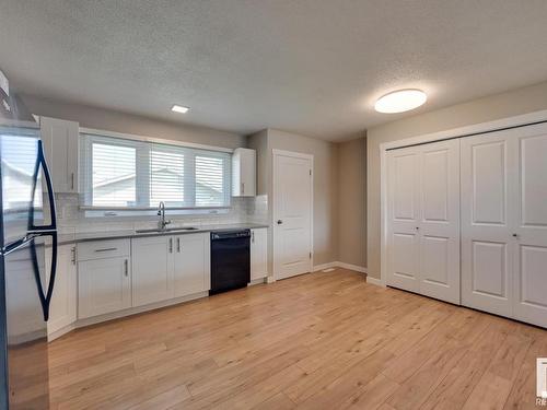 7408 149A Avenue, Edmonton, AB - Indoor Photo Showing Kitchen