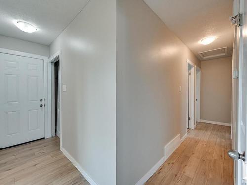 7408 149A Avenue, Edmonton, AB - Indoor Photo Showing Other Room