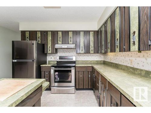 2805 259 Avenue, Edmonton, AB - Indoor Photo Showing Kitchen