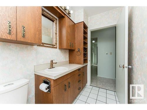 2805 259 Avenue, Edmonton, AB - Indoor Photo Showing Bathroom