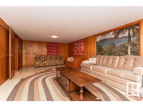 2805 259 Avenue, Edmonton, AB - Indoor Photo Showing Living Room