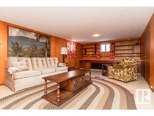 2805 259 Avenue, Edmonton, AB - Indoor Photo Showing Living Room