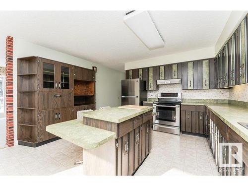 2805 259 Avenue, Edmonton, AB - Indoor Photo Showing Kitchen