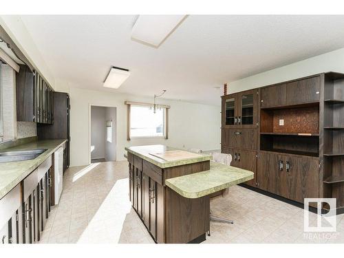 2805 259 Avenue, Edmonton, AB - Indoor Photo Showing Kitchen