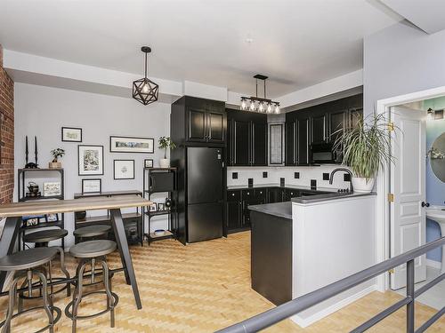 402 10728 82 Avenue, Edmonton, AB - Indoor Photo Showing Kitchen