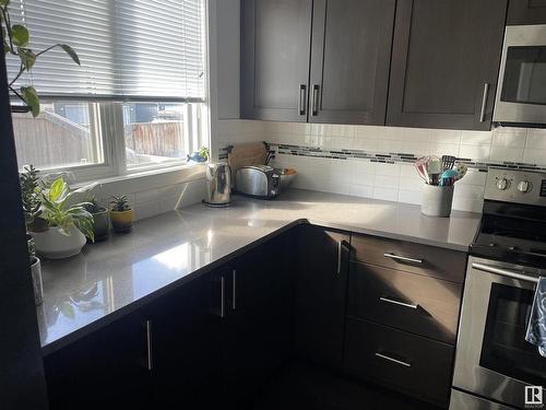 175 Hawks Ridge Boulevard Nw, Edmonton, AB - Indoor Photo Showing Kitchen