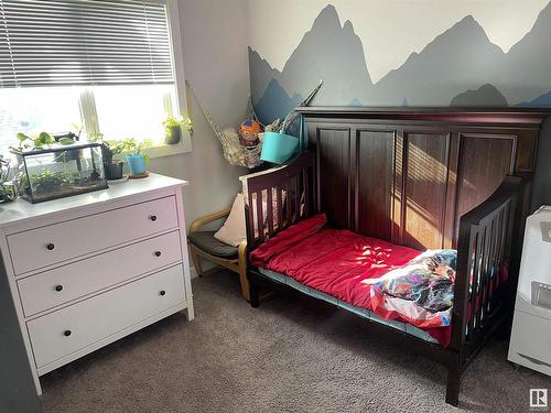 175 Hawks Ridge Boulevard Nw, Edmonton, AB - Indoor Photo Showing Bedroom