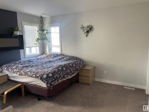 175 Hawks Ridge Boulevard Nw, Edmonton, AB - Indoor Photo Showing Bedroom