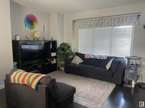 175 Hawks Ridge Boulevard Nw, Edmonton, AB - Indoor Photo Showing Living Room