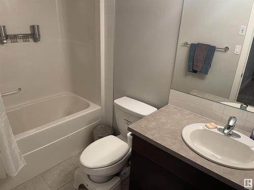 175 Hawks Ridge Boulevard Nw, Edmonton, AB - Indoor Photo Showing Bathroom