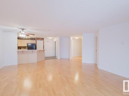 323 4312 139 Avenue, Edmonton, AB - Indoor Photo Showing Kitchen