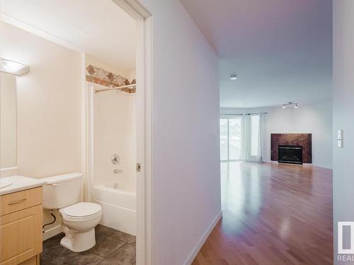 323 4312 139 Avenue, Edmonton, AB - Indoor Photo Showing Bathroom