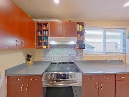 1535 Knottwood Road N, Edmonton, AB - Indoor Photo Showing Kitchen