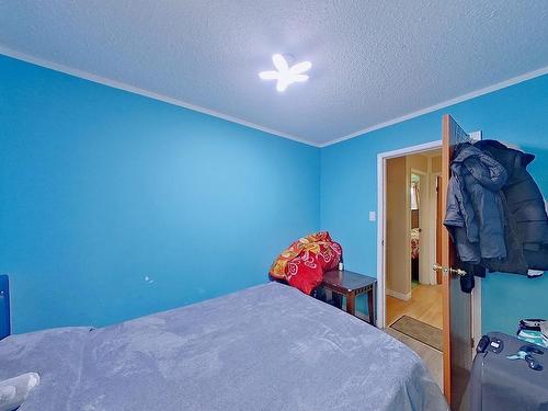 1535 Knottwood Road N, Edmonton, AB - Indoor Photo Showing Bedroom