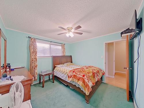 1535 Knottwood Road N, Edmonton, AB - Indoor Photo Showing Bedroom