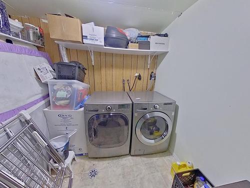 1535 Knottwood Road N, Edmonton, AB - Indoor Photo Showing Laundry Room