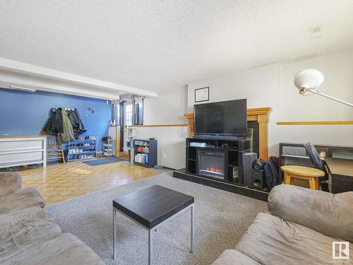 2623 35 Street, Edmonton, AB - Indoor Photo Showing Living Room