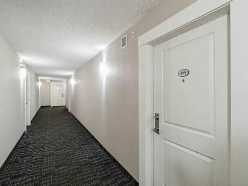 409 3353 16A Avenue, Edmonton, AB - Indoor Photo Showing Other Room