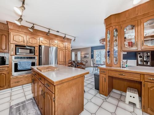 15756 106 Street, Edmonton, AB - Indoor Photo Showing Kitchen