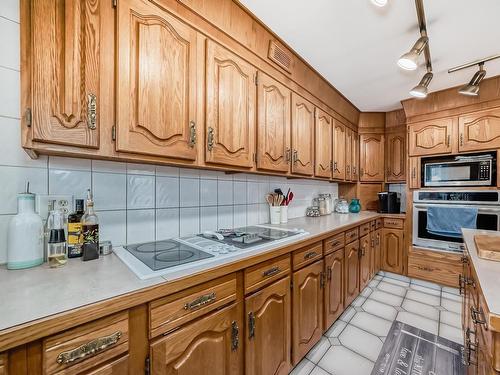 15756 106 Street, Edmonton, AB - Indoor Photo Showing Kitchen