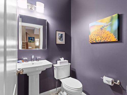 2205 Warry Loop, Edmonton, AB - Indoor Photo Showing Bathroom