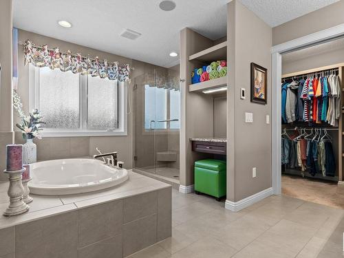 2205 Warry Loop, Edmonton, AB - Indoor Photo Showing Bathroom