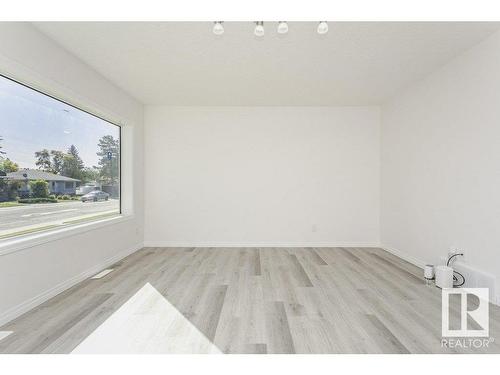 10466 157 Street, Edmonton, AB - Indoor Photo Showing Other Room