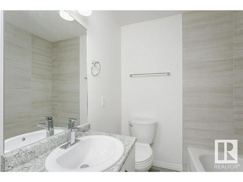 10466 157 Street, Edmonton, AB - Indoor Photo Showing Bathroom