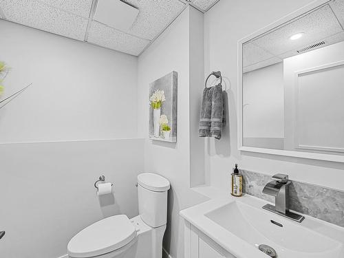 11523 141 Avenue, Edmonton, AB - Indoor Photo Showing Bathroom