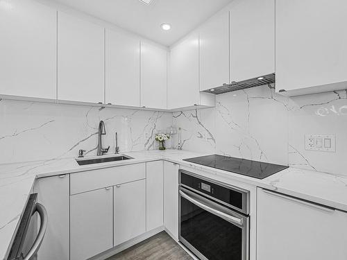 11523 141 Avenue, Edmonton, AB - Indoor Photo Showing Kitchen