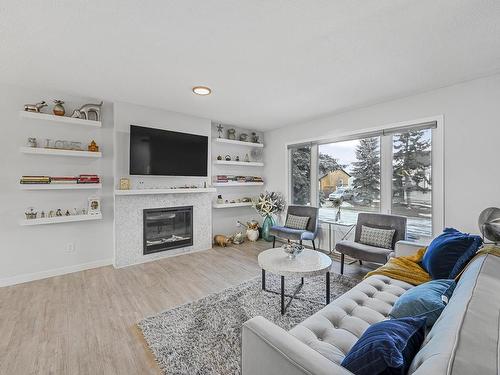 11523 141 Avenue, Edmonton, AB - Indoor Photo Showing Living Room With Fireplace