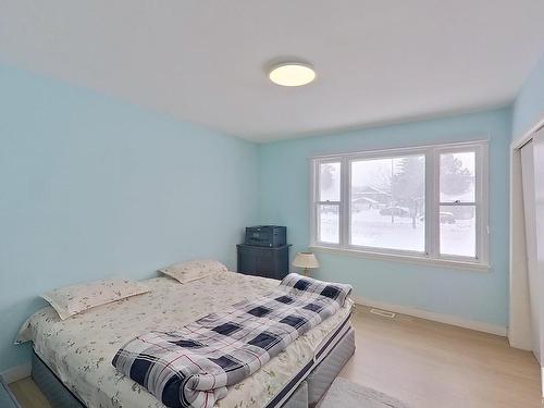 7928 82 Ave, Edmonton, AB - Indoor Photo Showing Bedroom