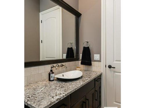 3448 Keswick Boulevard, Edmonton, AB - Indoor Photo Showing Bathroom