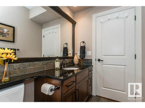 3448 Keswick Boulevard, Edmonton, AB - Indoor Photo Showing Bathroom